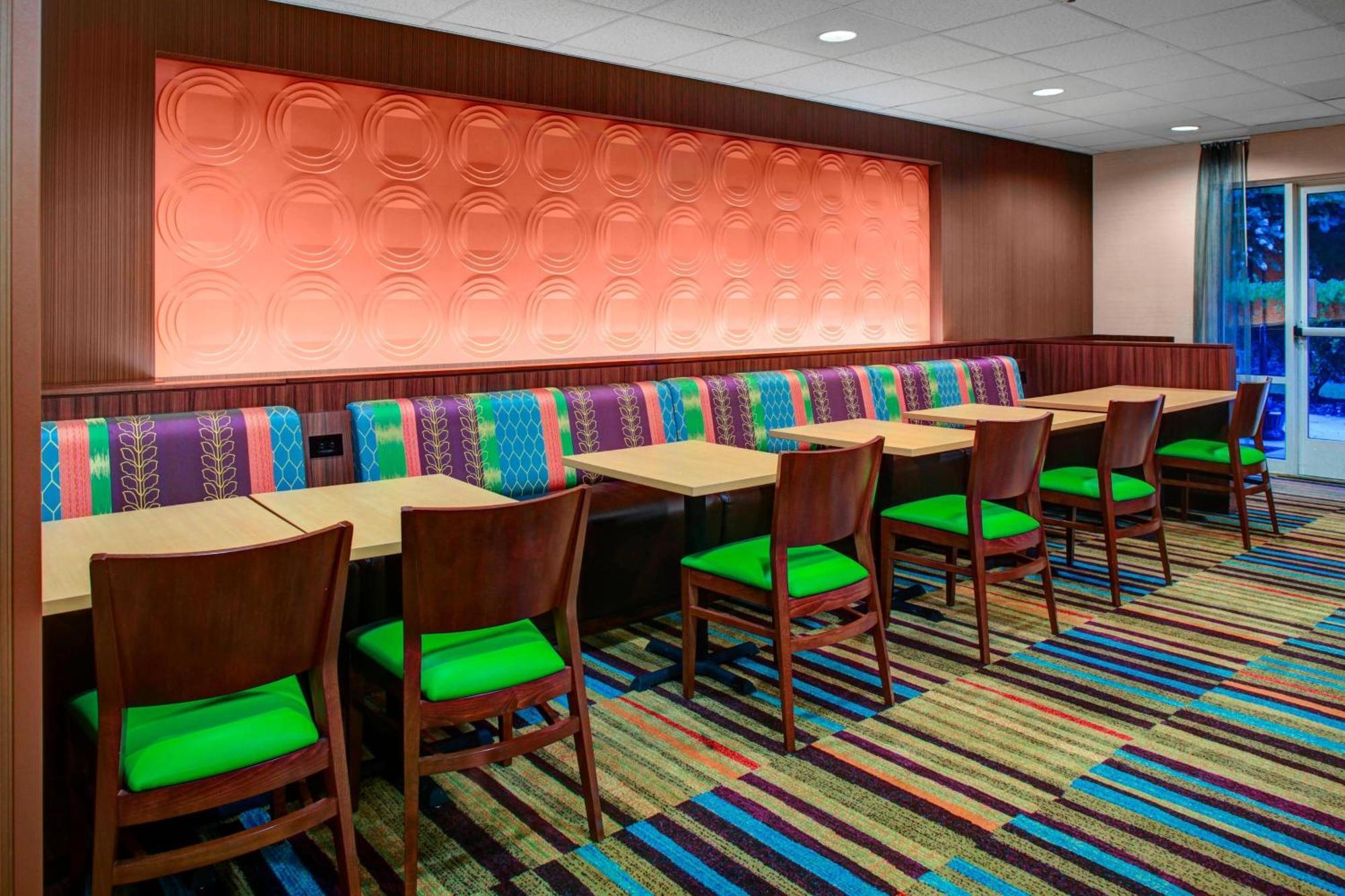 Fairfield Inn And Suites By Marriott Emporia I-95 Exteriör bild