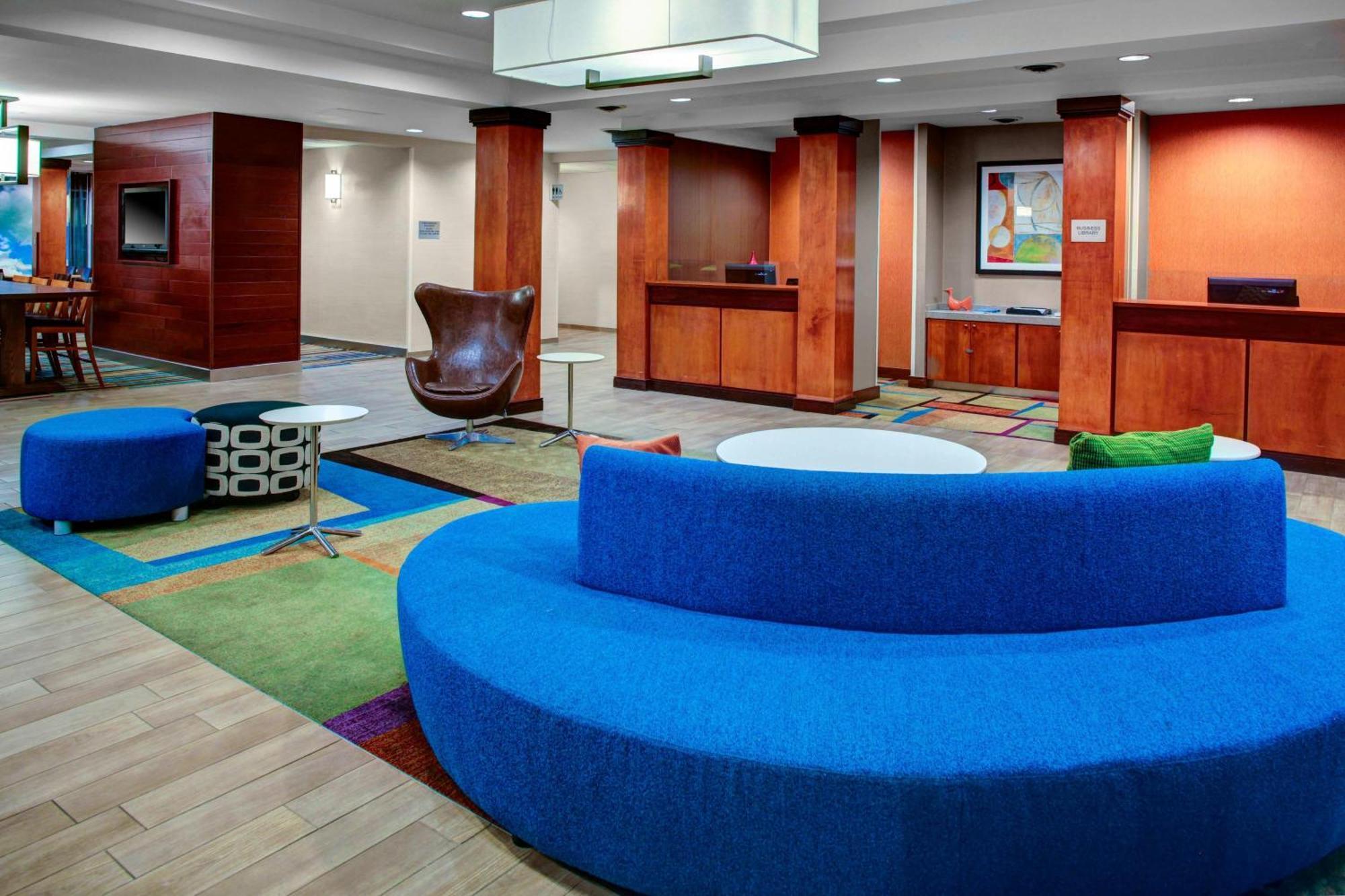Fairfield Inn And Suites By Marriott Emporia I-95 Exteriör bild