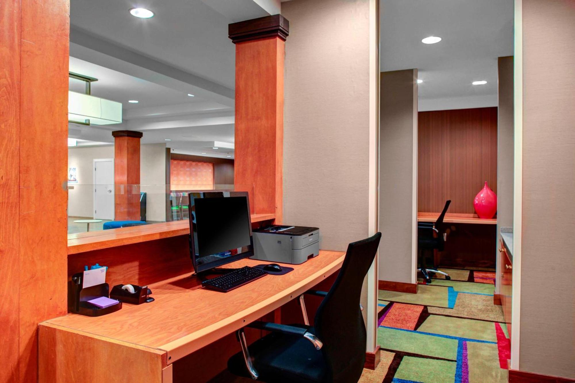 Fairfield Inn And Suites By Marriott Emporia I-95 Exteriör bild